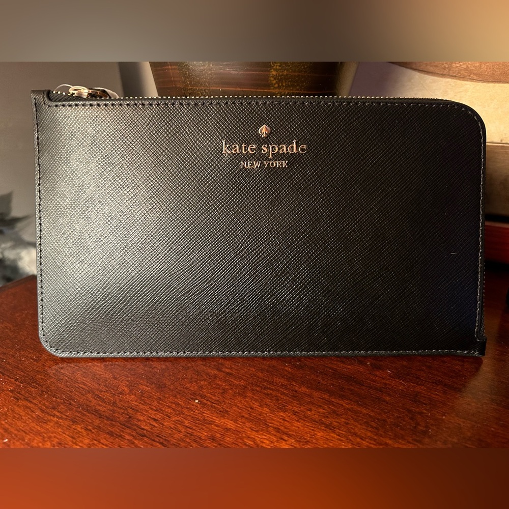 Kate Spade Medium Wristlet